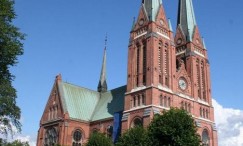Skien kirke er et nygotisk kirkebygg fra 1894, opprinnelig bygget med utgangspunkt i forventninger om at Skien skulle bli et bispesete og at den nye kirken skulle bli domkirke (noe som ikke skjedde)