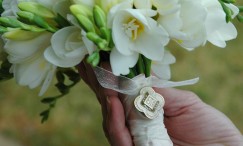 Vil ha en romantisk liten bukett, noe som denne.